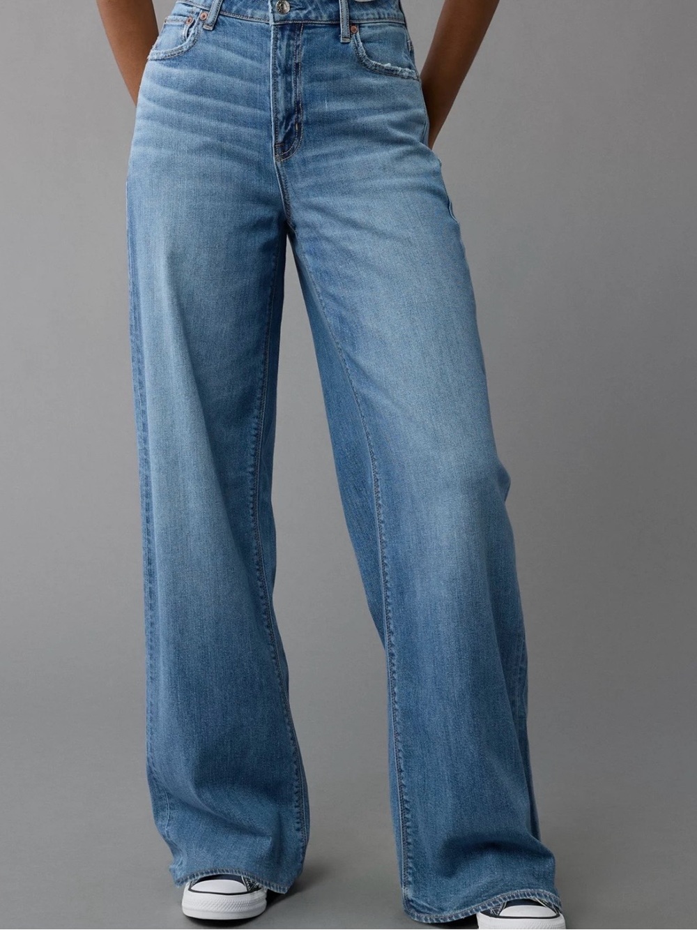 American Eagle Dreamy Drape Super High Rise Baggy Wide Leg Jeans 6